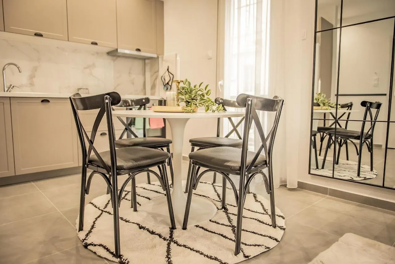 Apollo'S Apartment On Radio City Midas Home Thessaloniki 0*,  Greece